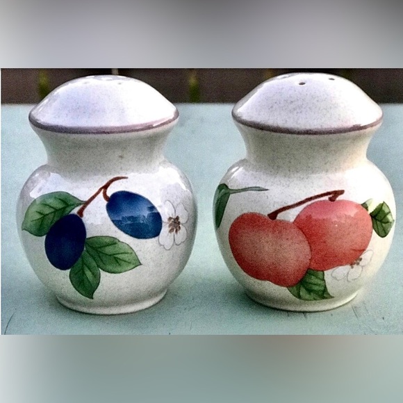 Vintage Discontinued MIKASA Country Classics FRUIT PANORAMA Salt Pepper Shakers - Picture 6 of 9